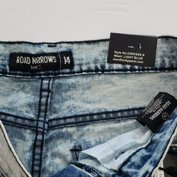 Road Narrows Boys - Size 14 - Light Wash Denim Distressed Jean Shorts - Picture 9 of 10